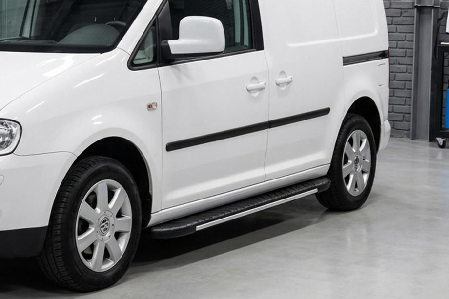 Volkswagen Caddy 2010–2015 Bosphorus Grey zijsteps (set van 2, aluminium) Image