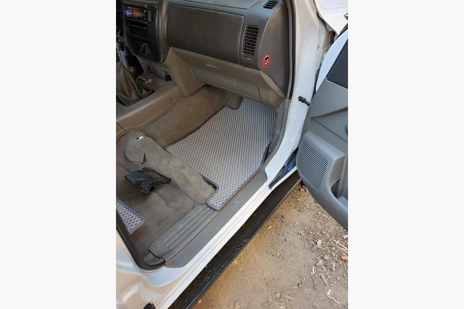 Nissan Patrol Y61 1997–2011 EVA automatten (grijs) Korte set, 4 stuks (voor en achter) Foto 17