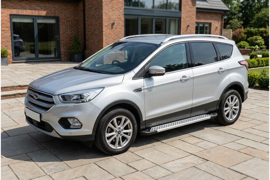 Ford Kuga/Escape 2013–2019 Zijdrempels Vision New Grey (set van 2, aluminium) Met zwarte deurlijsten Image