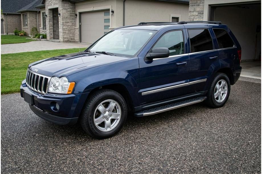 Jeep Grand Cherokee WK 2004–2010 BlackLine zijsteps (2 stuks, aluminium) Image