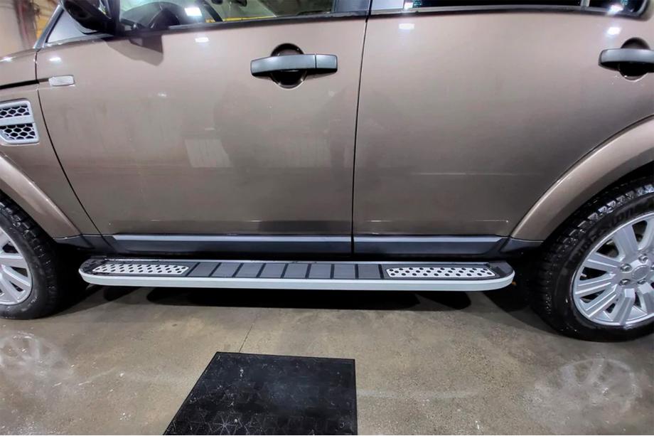 Land Rover Discovery IV 2009–2017 Tayga V2 side steps (2 stuks, aluminium) Image