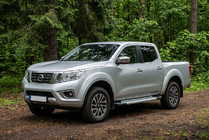 Nissan Navara/NP300 2016– Side steps New Vision Grey (2 stuks, aluminium) foto 1