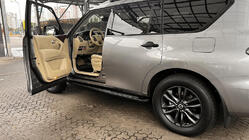 Nissan Patrol Y62 2010–2024 Side steps New Vision Grey (2 stuks, aluminium) foto 4
