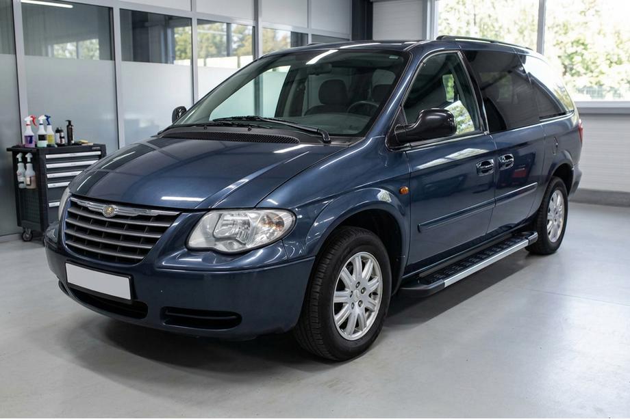 Chrysler Voyager 2001–2007 Side steps RedLine V1 (2 stuks, aluminium) Image