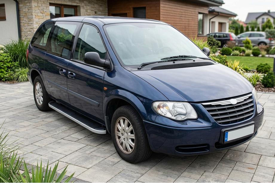 Chrysler Voyager 2001–2007 Side steps Tayga Grey (set van 2, aluminium) Image