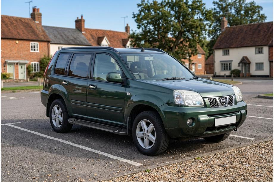 Nissan X-trail T30 2002–2007 Zijtreden RedLine Black (2 stuks, aluminium) Image