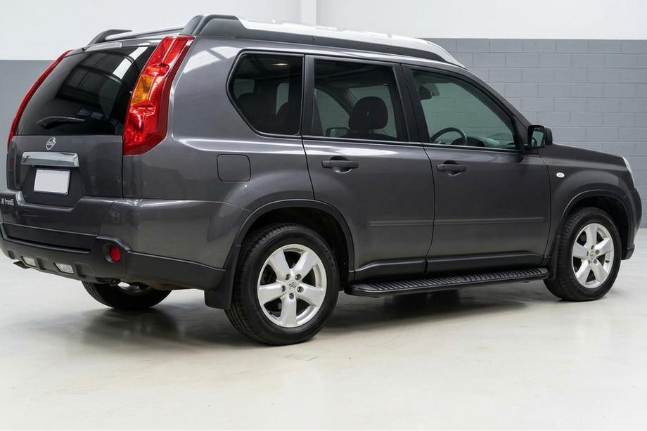 Nissan X-trail T31 2007–2014 Side steps Tayga Black (2 stuks, aluminium) Image