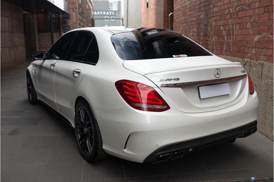 Mercedes C-klasse W205 2014–2021 Carrosseriekit met complete achterbumper (AMG C63-designs 2014-2018) Foto 4