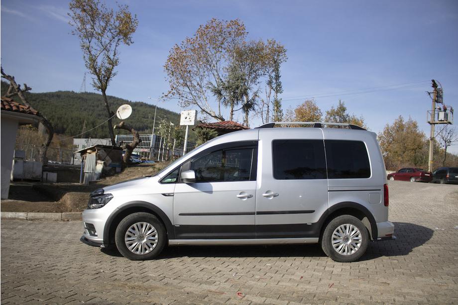 Volkswagen Caddy 2015–2020 Set sierlijsten en wielkastverbreders 1 deur, korte wielbasis Foto 4