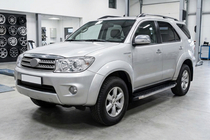 Toyota Fortuner 2006–2015 BlackLine side steps (2 stuks, aluminium) foto 1