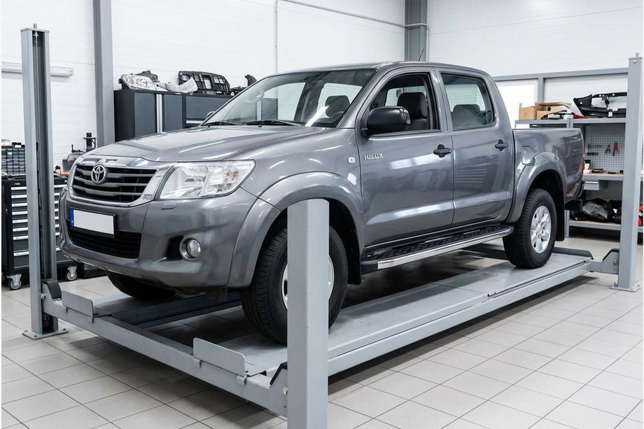 Toyota Hilux 2006–2015 BlackLine zijsteps (2 stuks, aluminium) Image