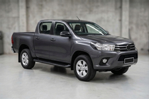 Toyota Hilux 2015– Side steps Tayga Black (2 stuks, aluminium) foto 1