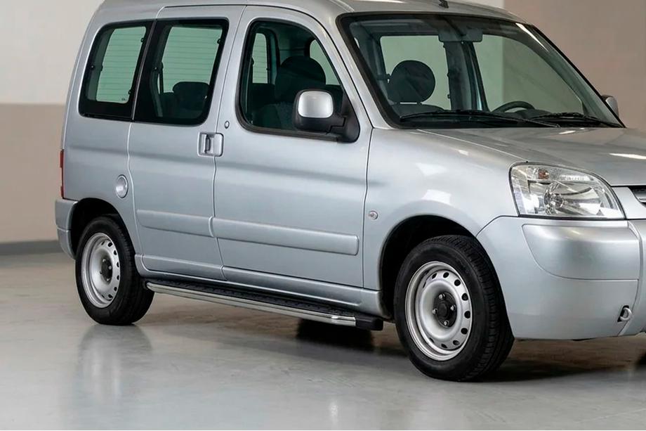 Peugeot Partner 1996–2008 BlackLine zijsteps (2 stuks, aluminium) Image