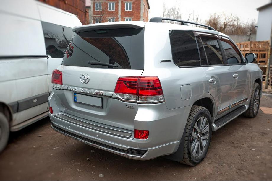 Toyota Land Cruiser 200 2007–2021 Achterlichten 2016-2021 (OEM-standaard) Rechter achterlicht binnen (op achterklep) Foto 7