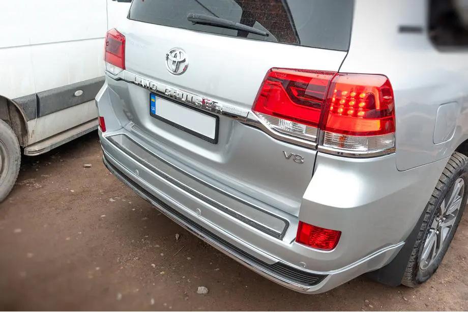 Toyota Land Cruiser 200 2007–2021 Achterlichten 2016-2021 (OEM-standaard) Rechter achterlicht binnen (op achterklep) Foto 5