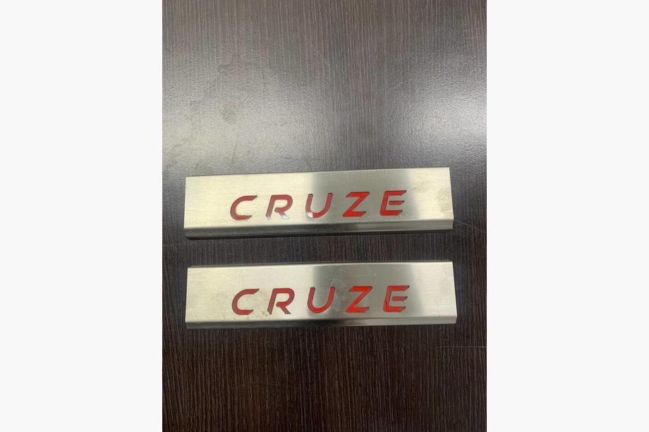 Chevrolet Cruze 2009–2015 AFGEPRIJSd! Dorpellijsten (2 stuks, rood) Image