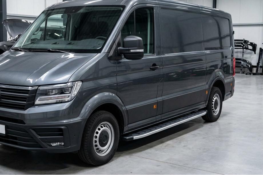 Volkswagen Crafter 2016– Fullmond side steps (2 stuks, aluminium) Middellange wielbasis Image