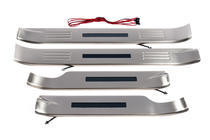 Toyota Land Cruiser 200 2007–2021 Binnenste instaplijsten met verlichting (4 stuks) foto 2