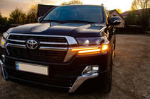 Toyota Land Cruiser 200 2007–2021 Bodykit set 2016-2021 (Executive 2021) Zwarte kleur foto 14