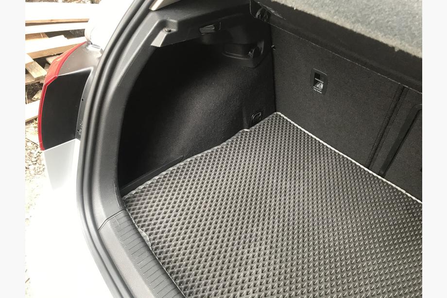 Volkswagen Golf 7/E-Golf 2012–2020 Kofferbakmat (HB, EVA, zwart) Image