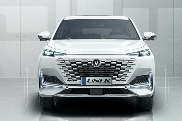 Chinezen bereiden presentatie van nieuwe Changan Uni-K-crossover voor