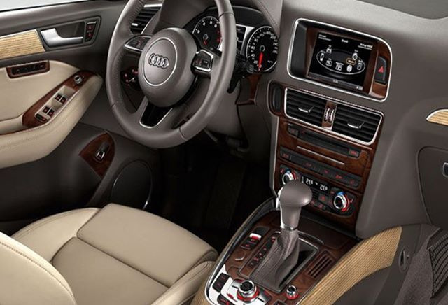 Decoratieve interieurlijsten voor de auto