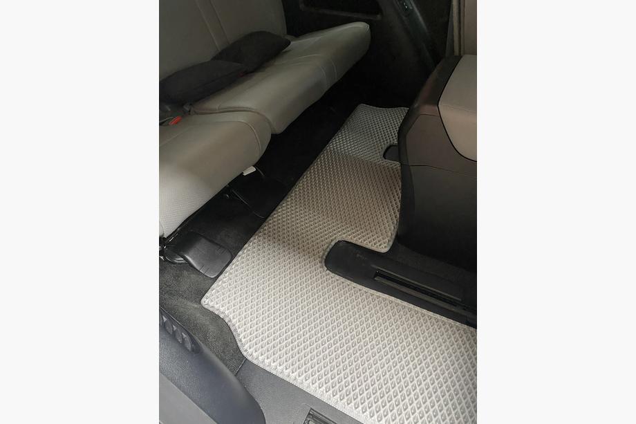Toyota Sequoia 2007–2022 Polyurethaan automatten, 3 rijen (EVA, grijs) Middenrij - armsteun Foto 8