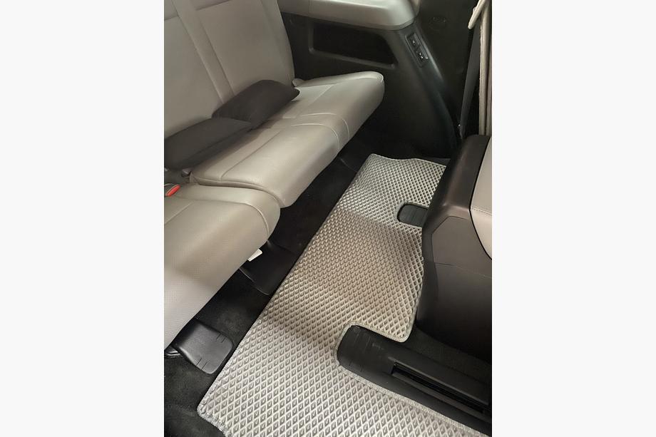 Toyota Sequoia 2007–2022 Polyurethaan automatten, 3 rijen (EVA, grijs) Middenrij - armsteun Foto 15