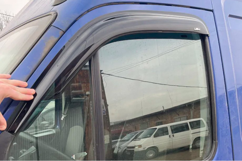 Iveco Daily 2006–2014 Raamwindschermen (2 st., HIC) Foto 6
