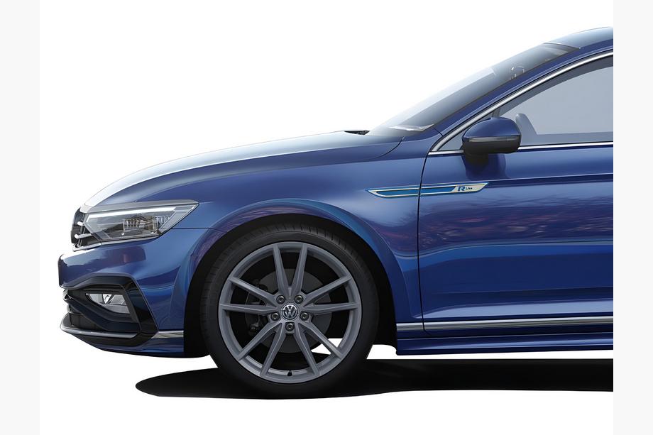 Volkswagen Passat B8 2015–2023 R-Line embleem (diverse varianten) Foto 10