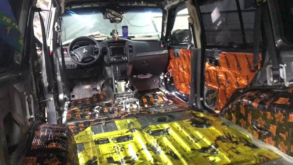 Hoeveel geluidsisolatie heb je nodig voor een SUV?