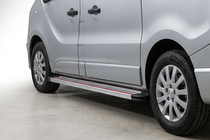 Renault Trafic 2001–2015 Side steps Maya Red-Grey (2 st., aluminium) Lang foto 1