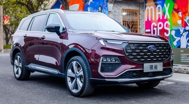 Presentatie van de nieuwe grote Ford Equator-crossover