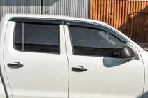 Volkswagen Amarok 2010–2022 Raamwindschermen met chromen sierlijst (set van 4, Niken) foto 1
