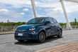 Review van de elektrische subcompacte hatchback Fiat 500e foto 1