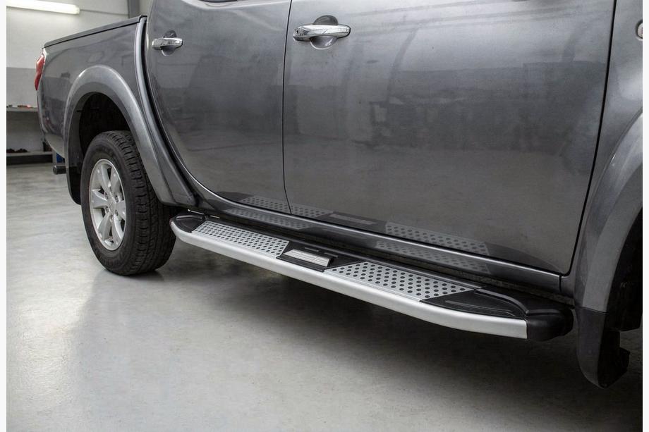 Fiat Fullback 2016– Mevsim Grey side steps (2 stuks, aluminium) Image