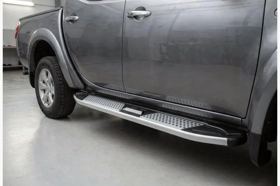 Mitsubishi L200 2006–2015 Mevsim Grey side steps (2 stuks, aluminium) Image
