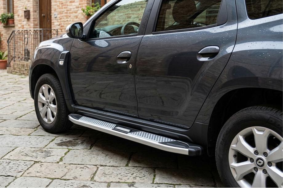 Renault Duster 2018–2024 Mevsim Grey side steps (2 stuks, aluminium) Image
