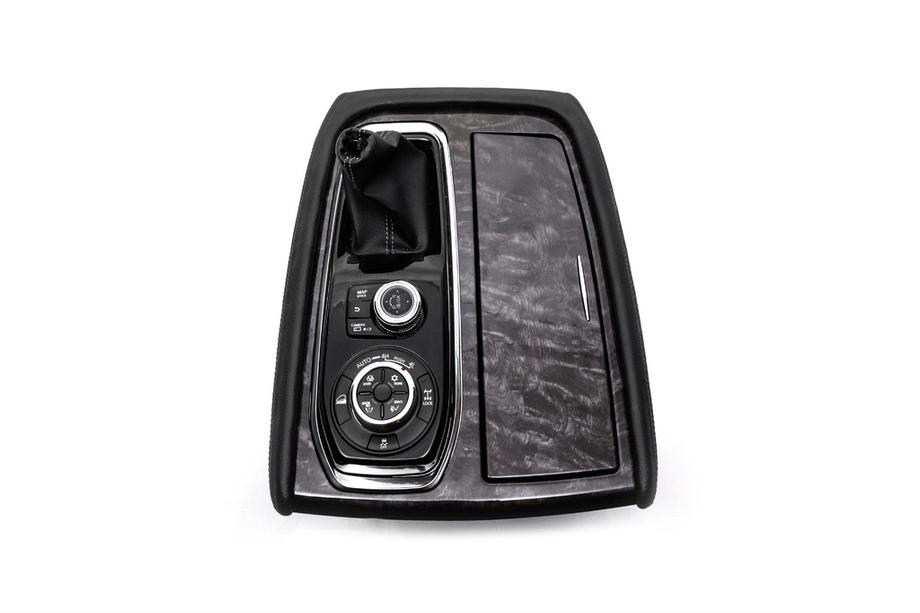 Nissan Patrol Y62 2010–2024 Interieur upgradeset (2020) Foto 2