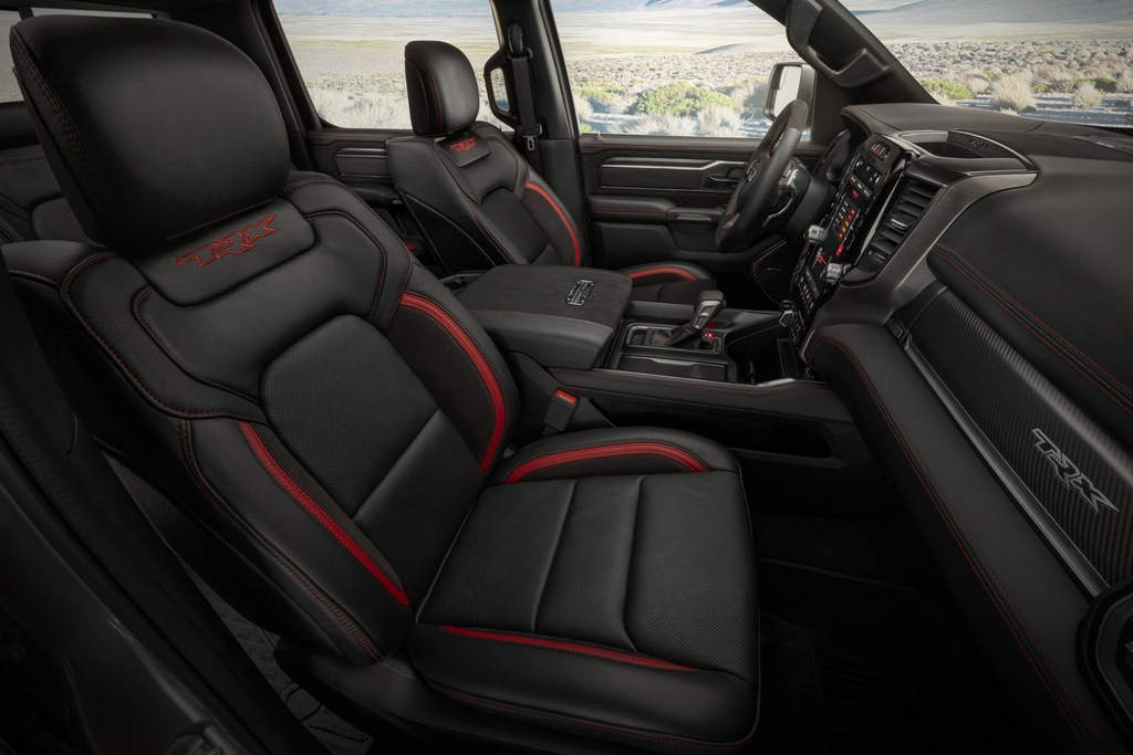 Review van de 712 pk sterke pickup Ram 1500 TRX
