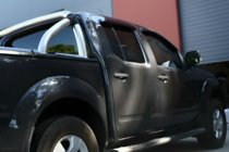 Nissan Navara 2006–2015 Raamdeflectoren (4 stuks, HIC) foto 2