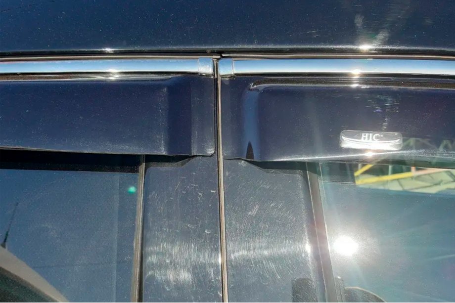 Hyundai Santa Fe 4 2018–2023 Raamdeflectors met chroomstrip (4 stuks, HIC) Foto 3
