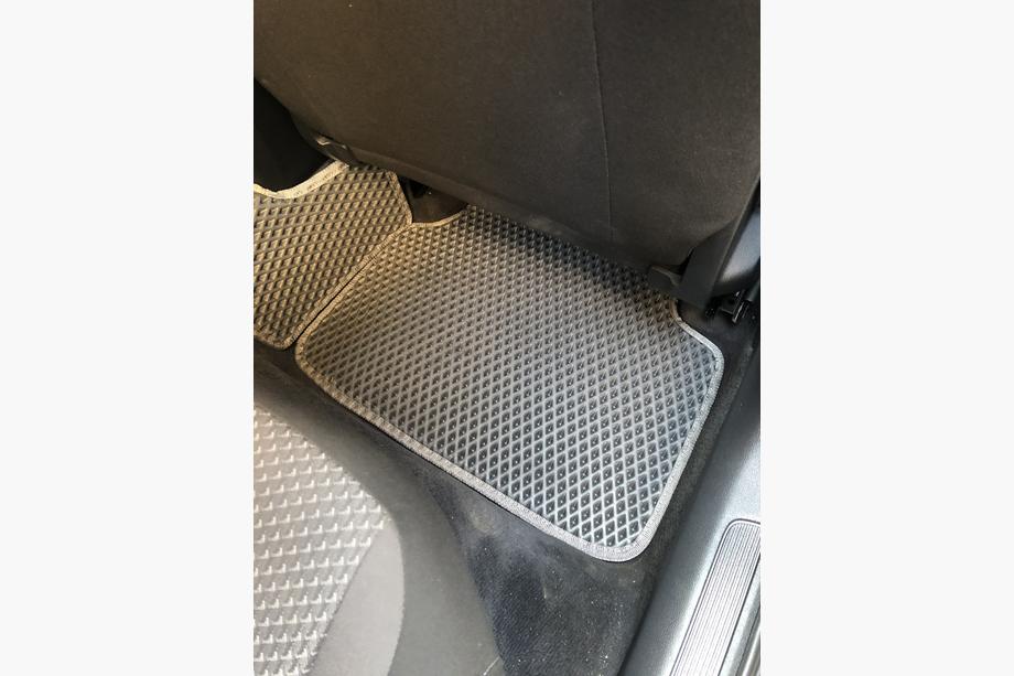 Volkswagen Passat B8 2015–2023 EVA automatten (EU, zwart) Foto 5