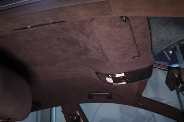 Zelf de hemelbekleding van je auto opnieuw bekleden