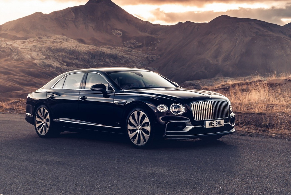 Review van de luxe vierwielaangedreven sedan Bentley Flying Spur