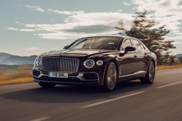Review van de luxe vierwielaangedreven sedan Bentley Flying Spur