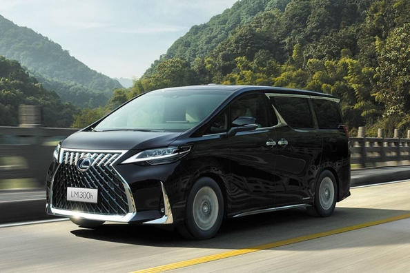 Review van de premium minivan Lexus LM