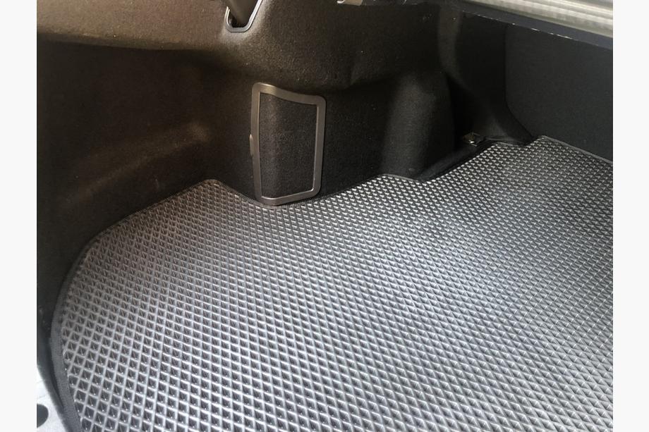 Mercedes E-class W211 2002–2009 Kofferbakmat (EVA, zwart) Sedan Foto 2