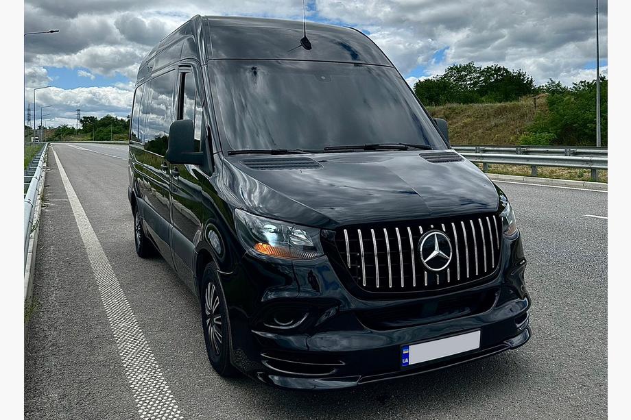 Mercedes Sprinter W907/W910 2018– Voorgrille Panamericana GT Chrome Premium V1 Zonder frame Foto 9