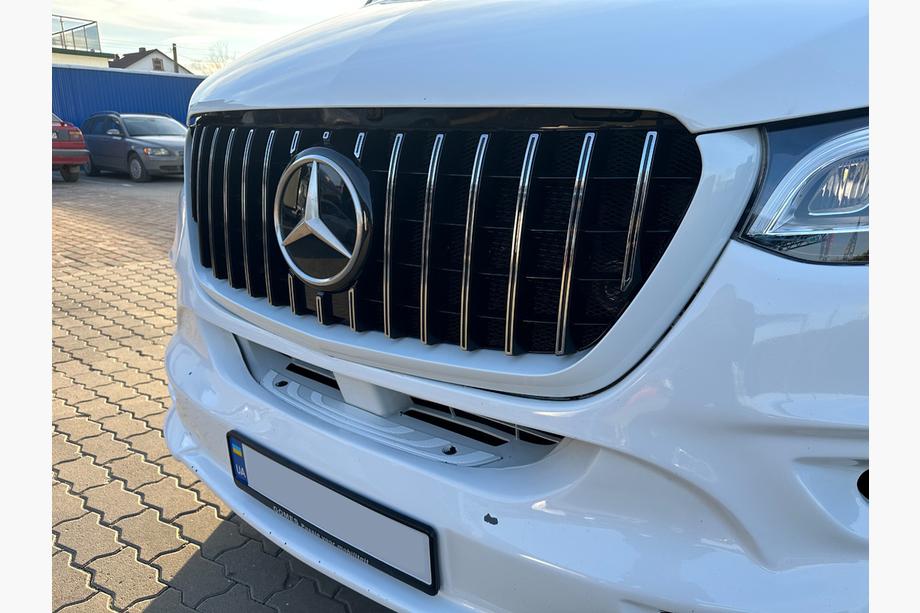 Mercedes Sprinter W907/W910 2018– Voorgrille Panamericana GT Chrome Premium V1 Zonder frame Foto 5